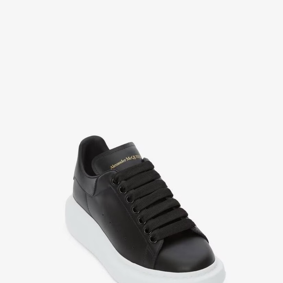 Alexander McQueen Women's Oversized Sneaker in Black 37 / 7 - Picture 10 of 12